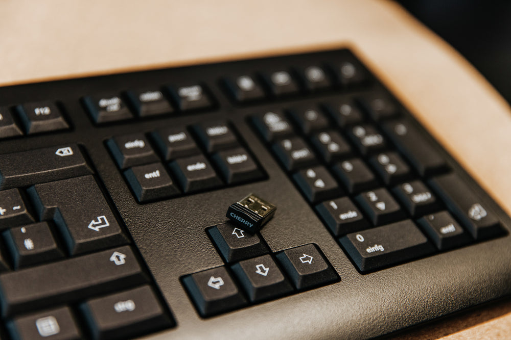 CHERRY KW 3000 | Draadloos Toetsenbord | USB ontvanger | QWERTY | Zwart
