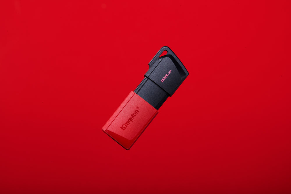 Kingston DataTraveler Exodia M | 128GB USB-A 3.2 Flash Drive | Zwart/Rood