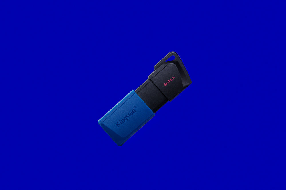Kingston DataTraveler Exodia M | 64GB USB-A 3.2 Flash Drive | Zwart/Blauw
